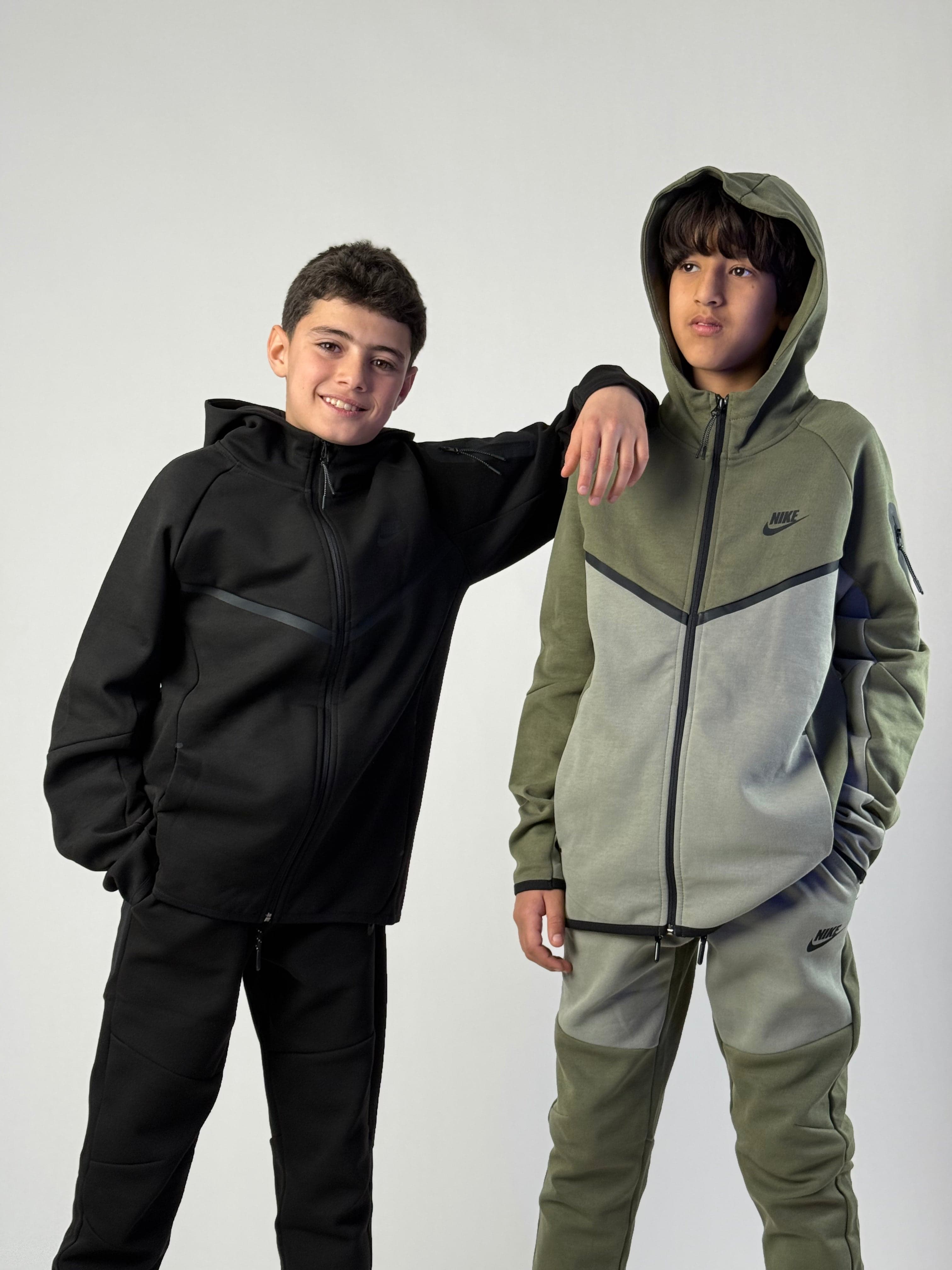 NEW NIKE TECH KADDY