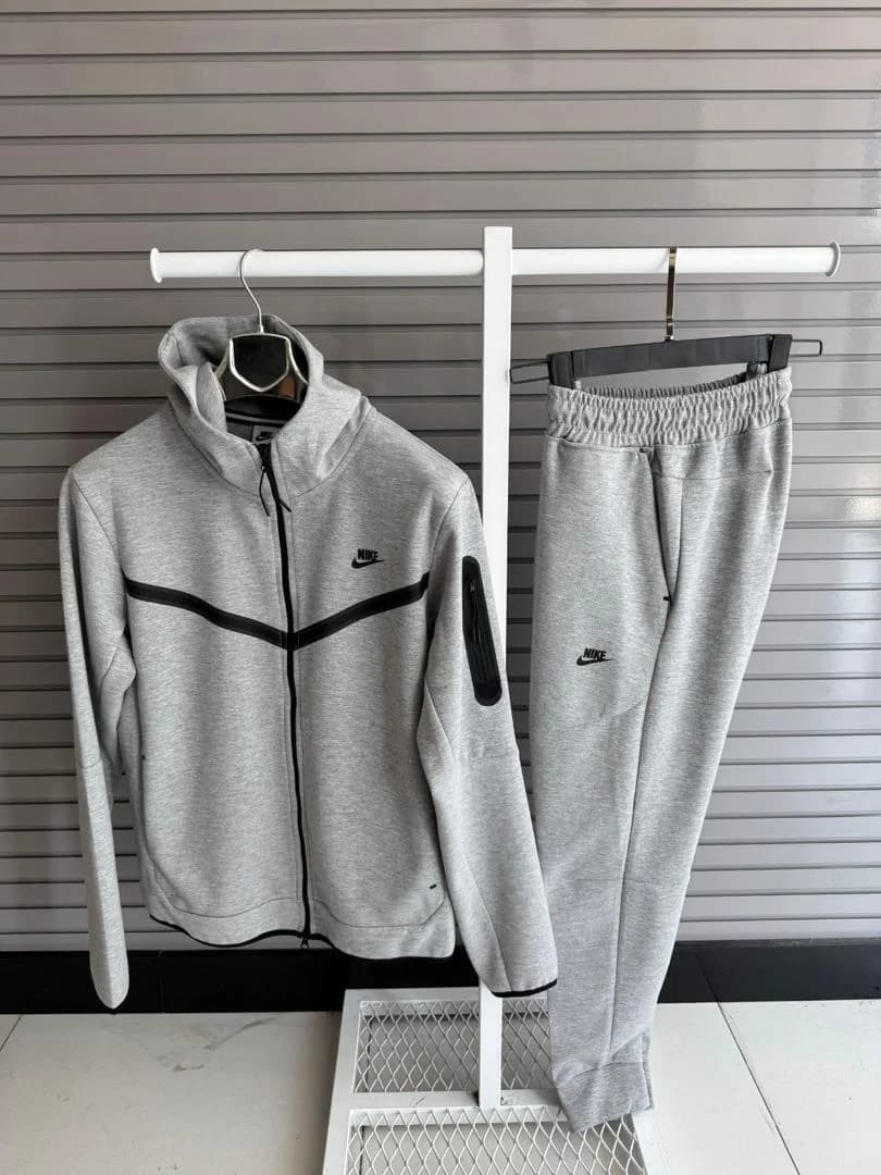 Nike tech