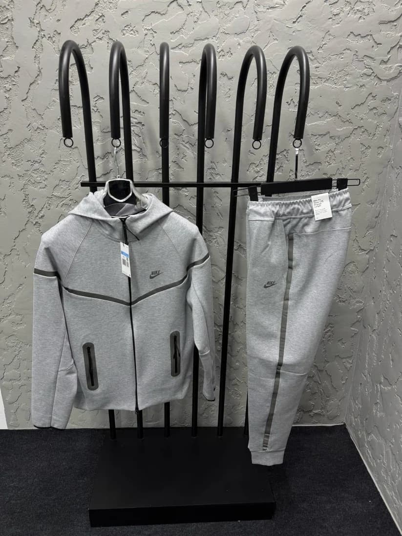 Nike tech CATA