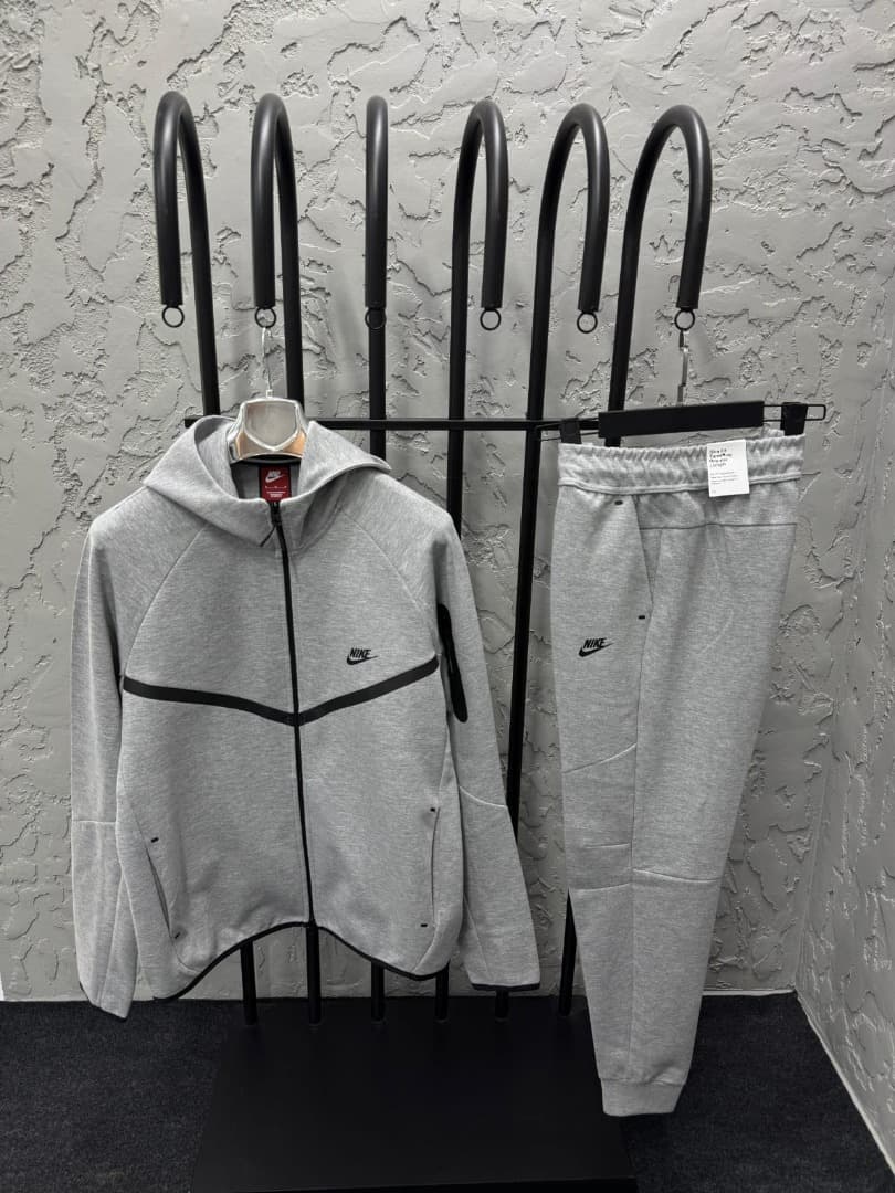 Nike tech