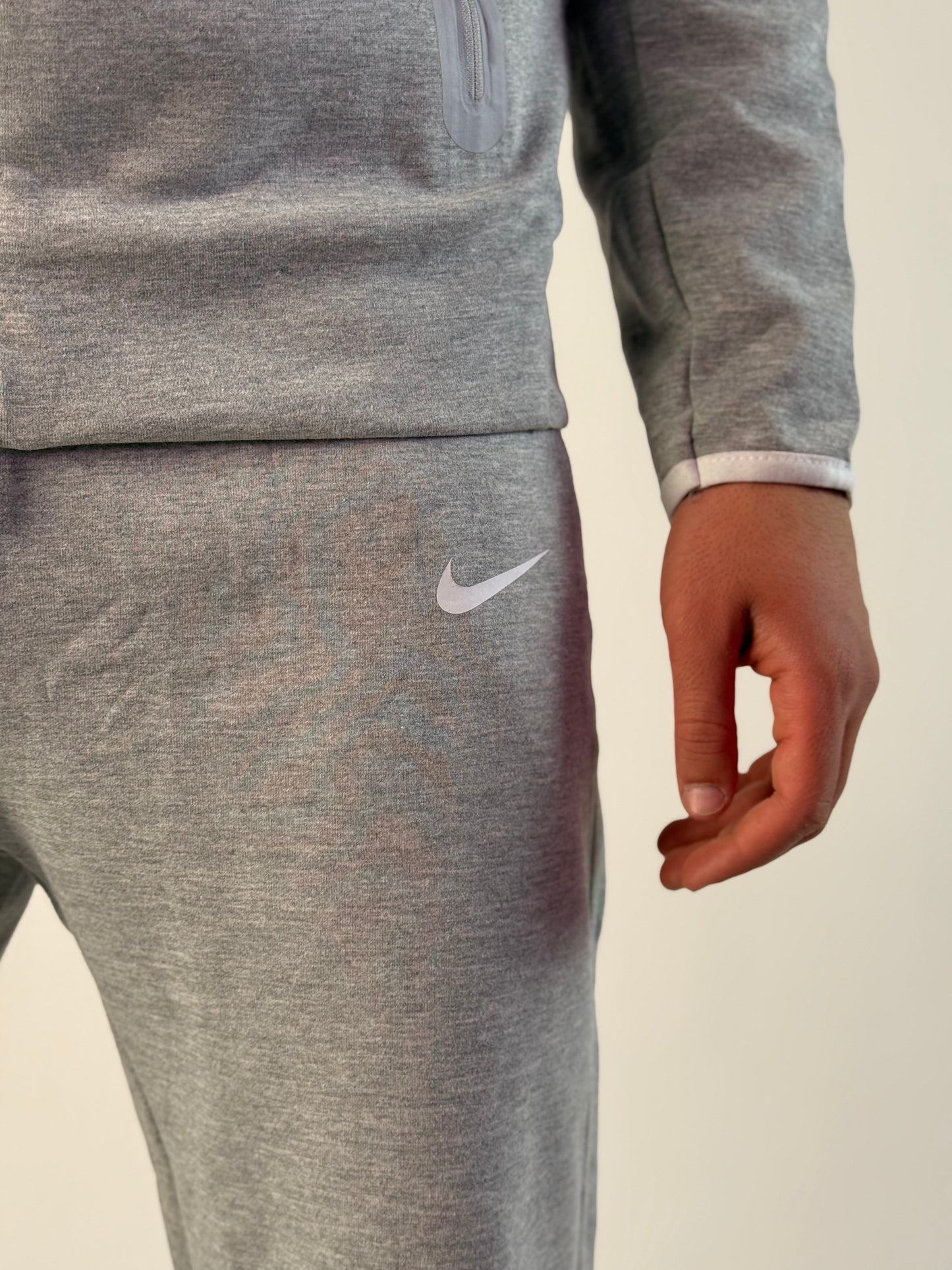 NIKE TECH NOTA