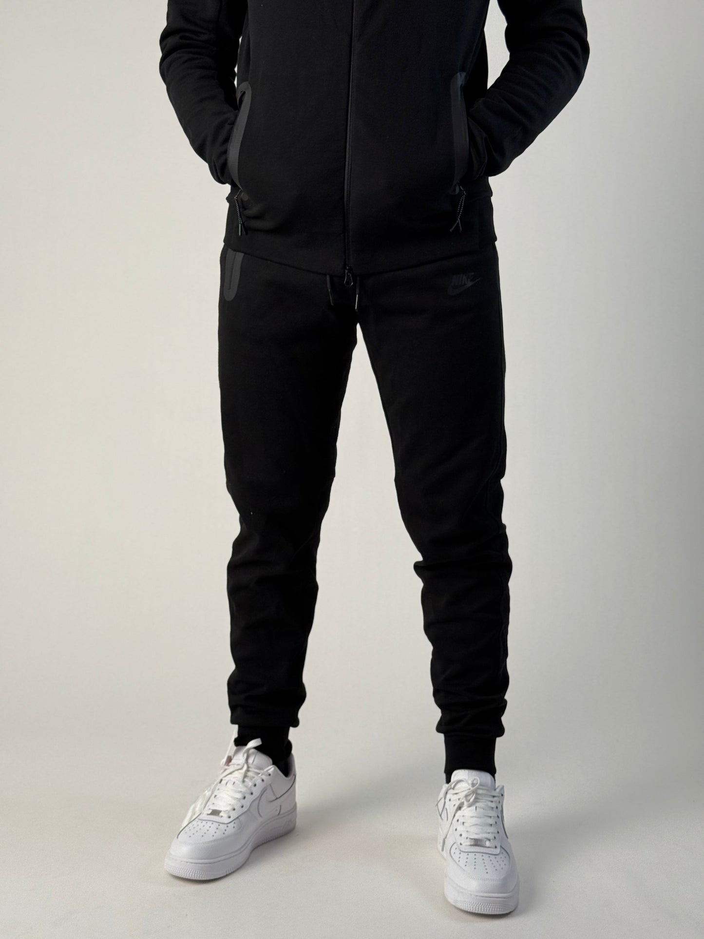 NIKE TECH FLEECE 2024