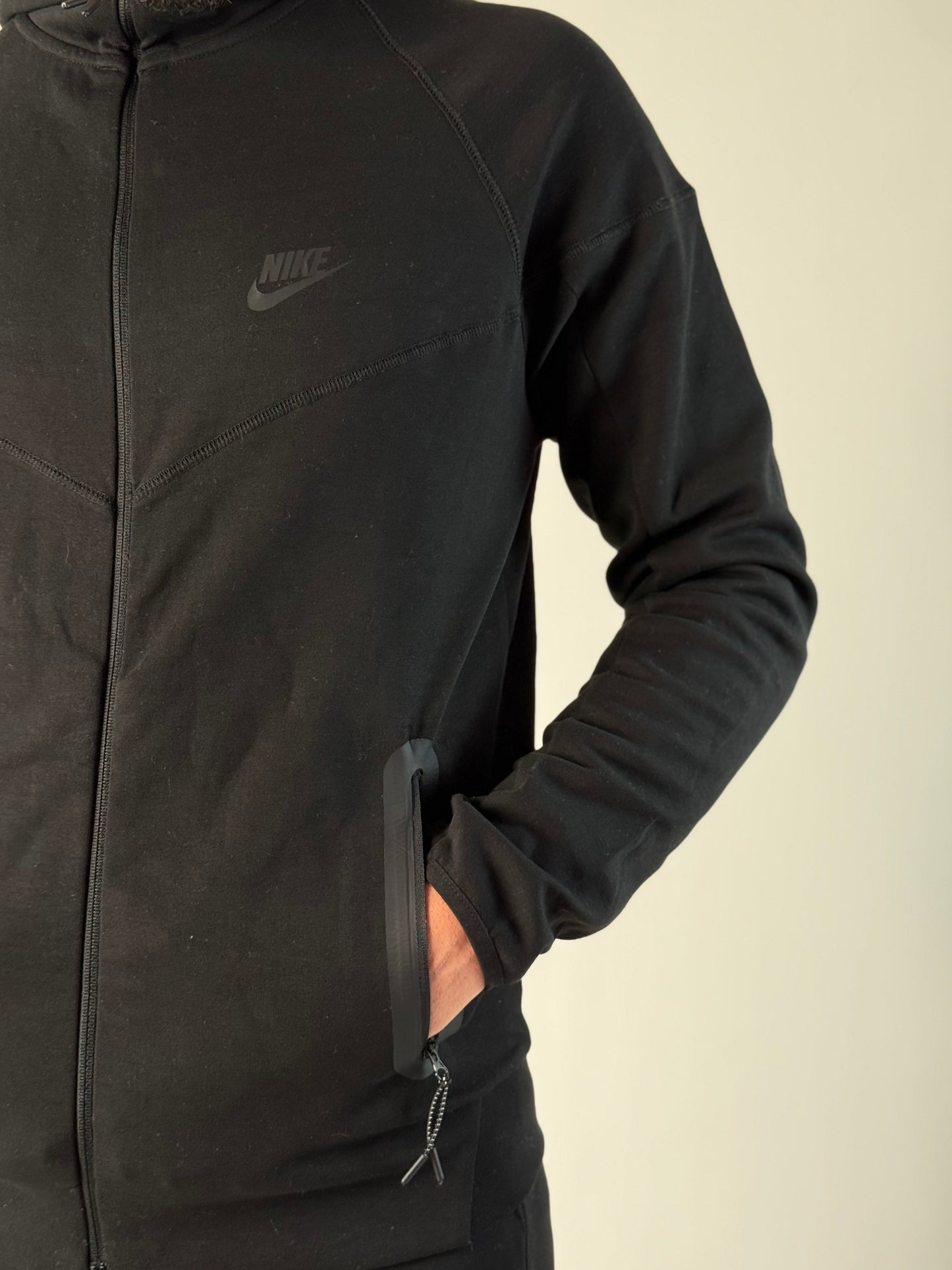 NIKE TECH FLEECE 2024
