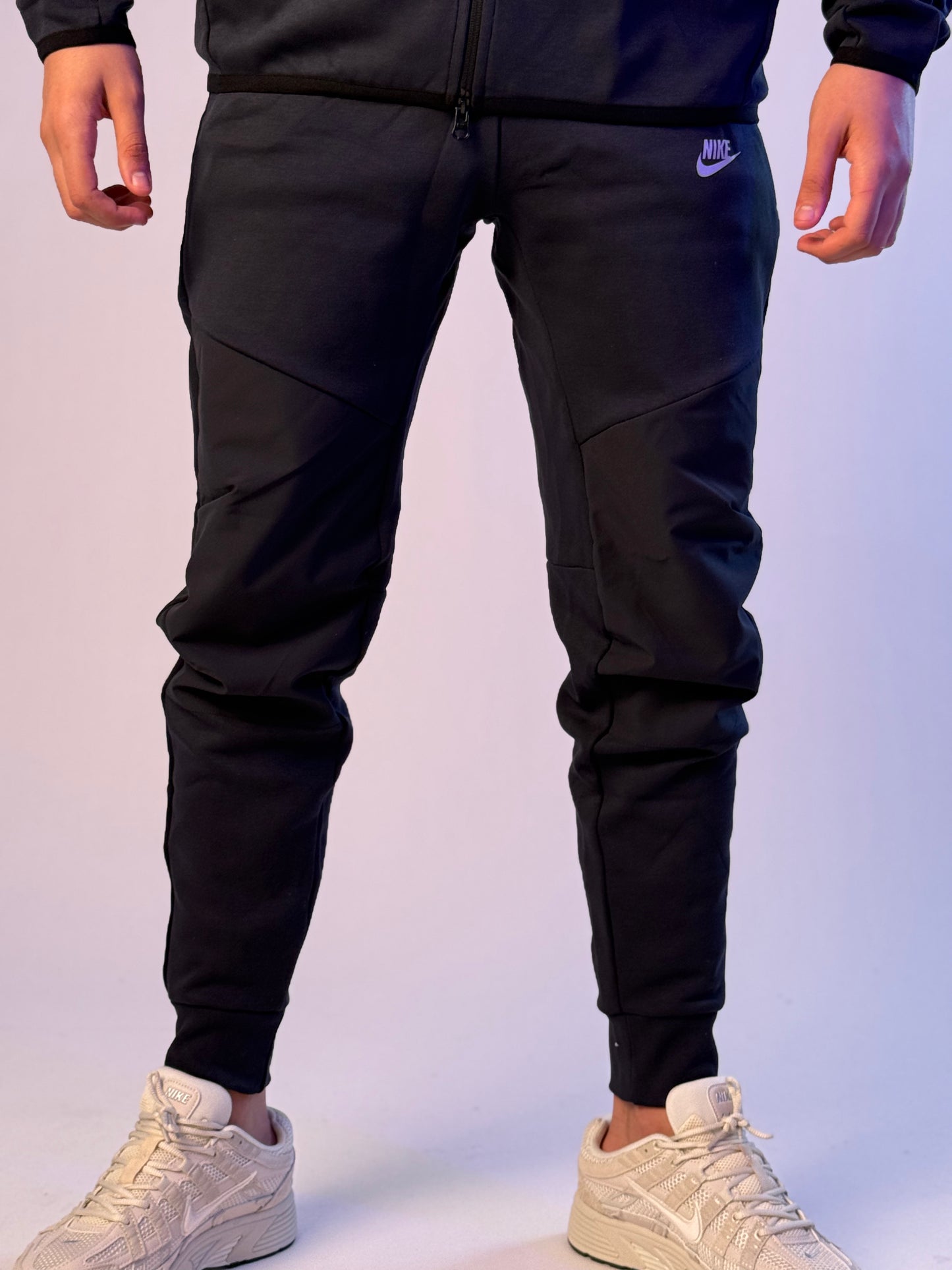 NIKE TECH WINDRUNNER