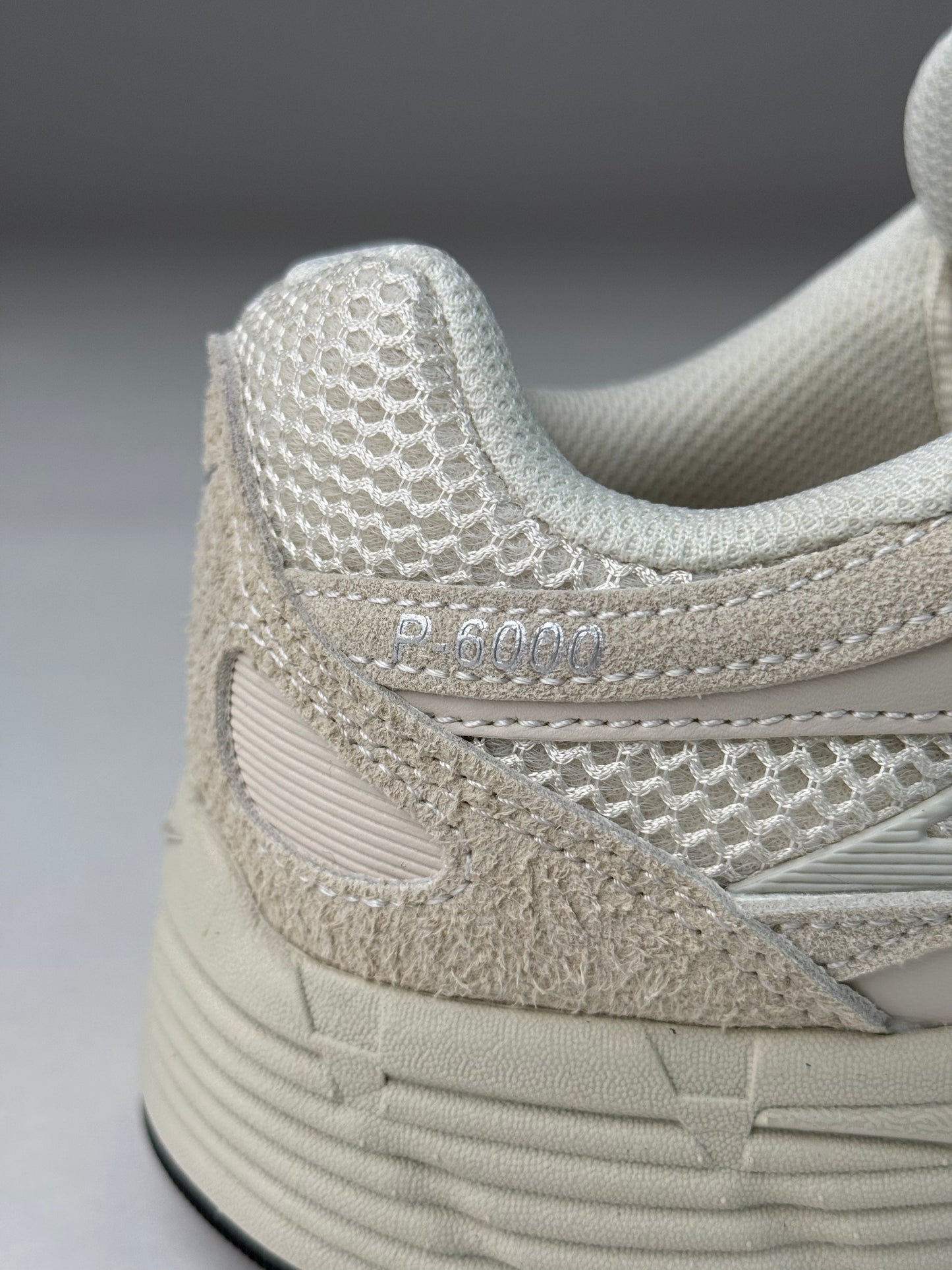 NIKE P 6000