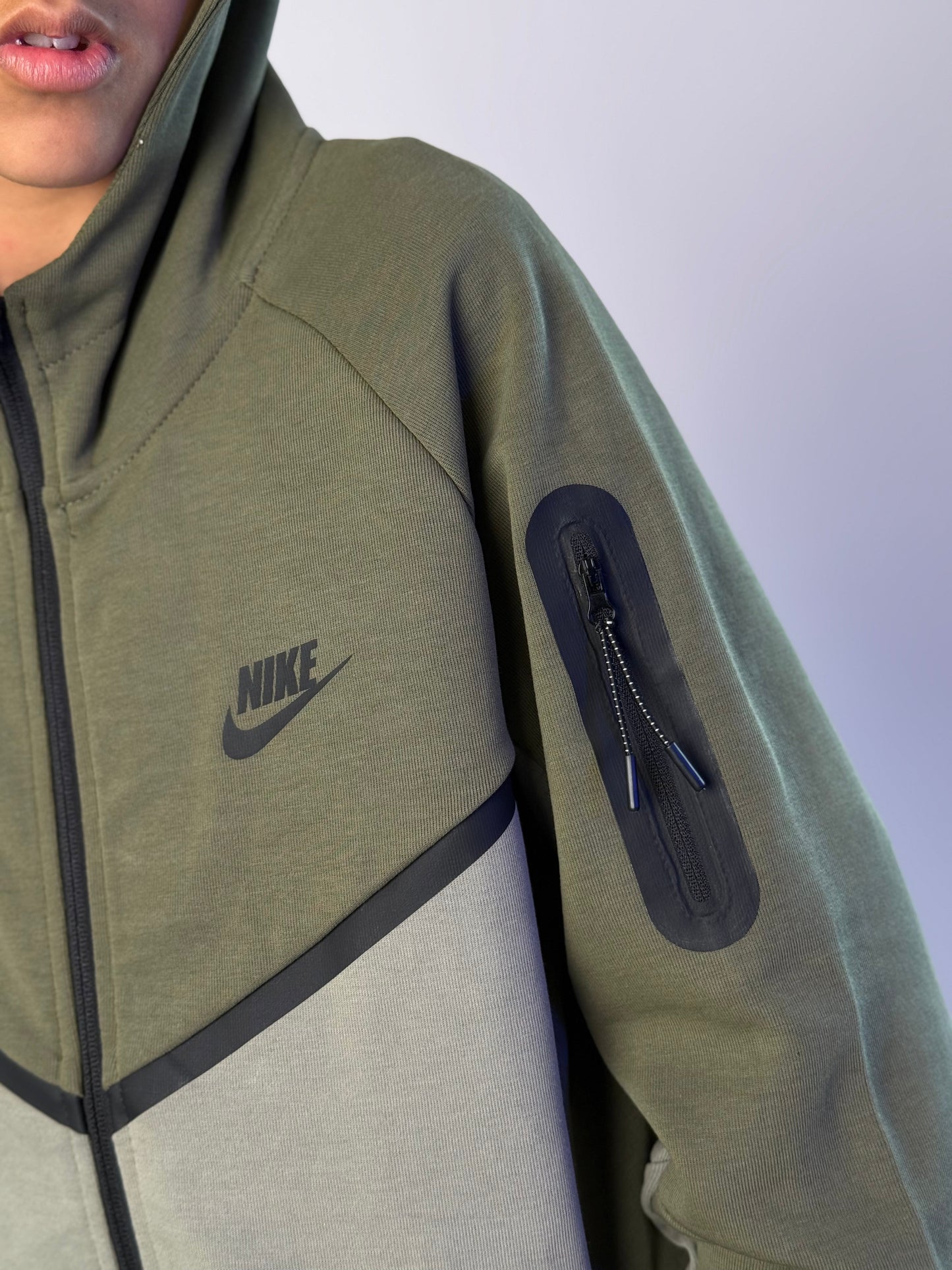 NEW NIKE TECH  KADDY
