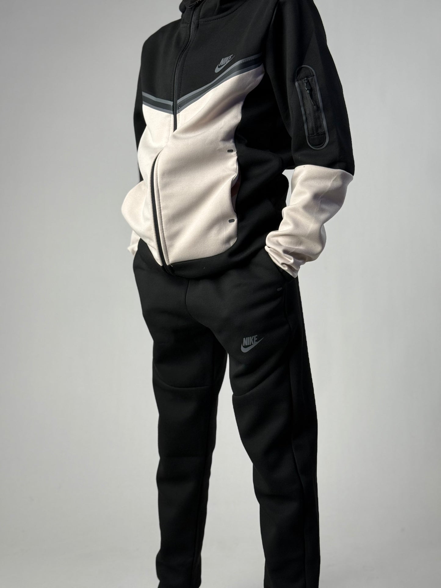 NIKE TECH KADDY NB